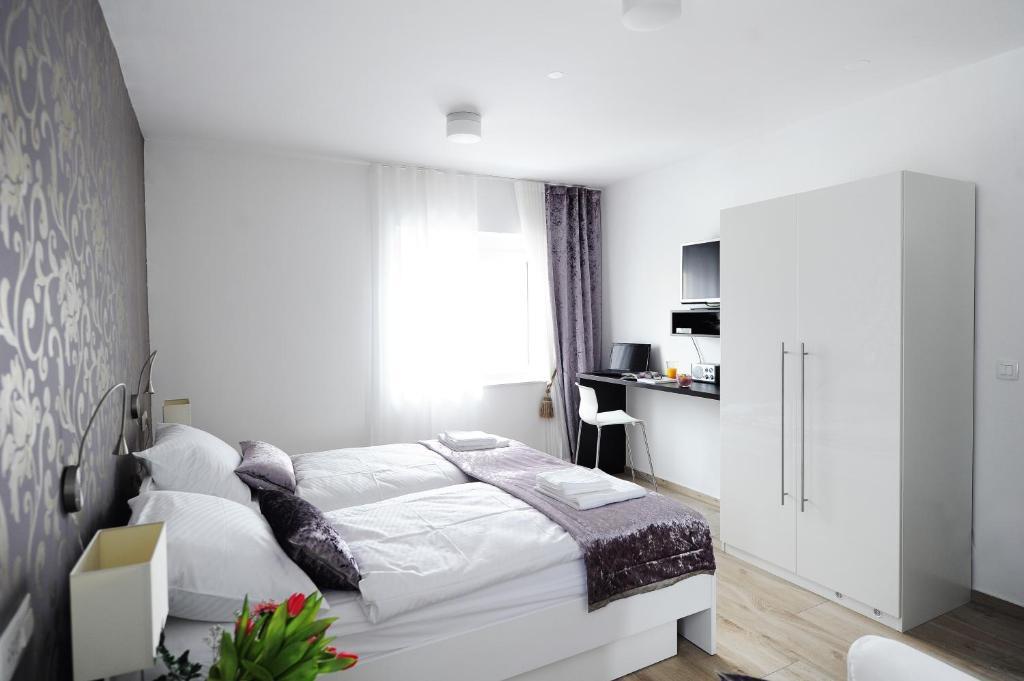 Garni Hotel Azur Ljubljana Oda fotoğraf