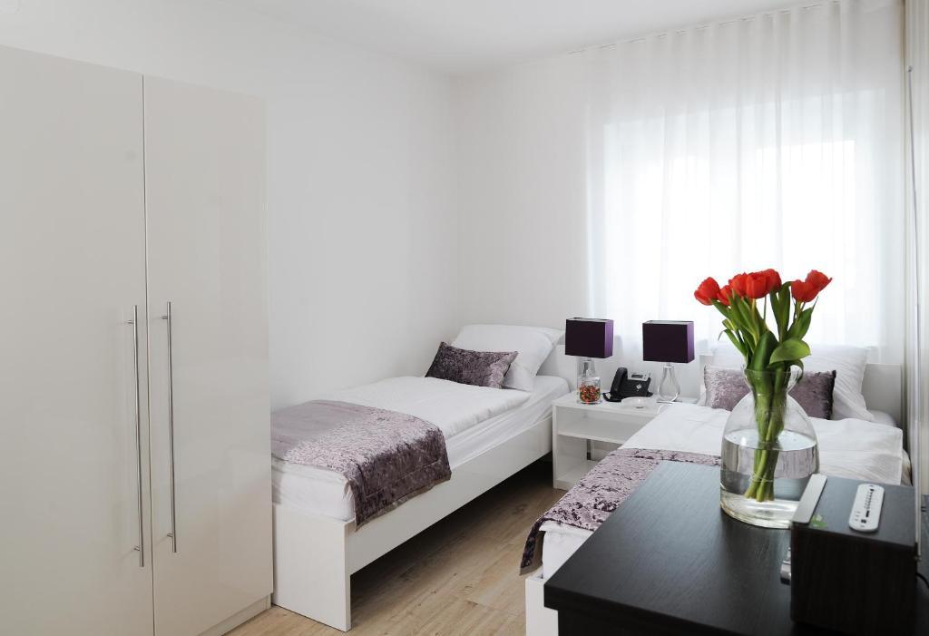 Garni Hotel Azur Ljubljana Oda fotoğraf