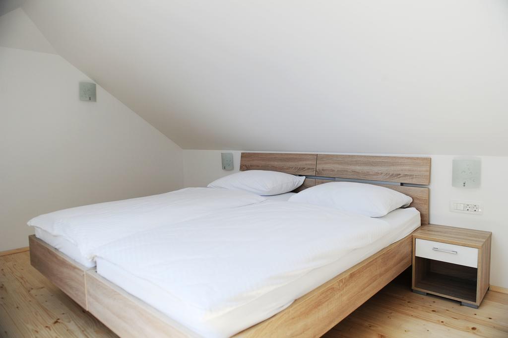 Garni Hotel Azur Ljubljana Dış mekan fotoğraf